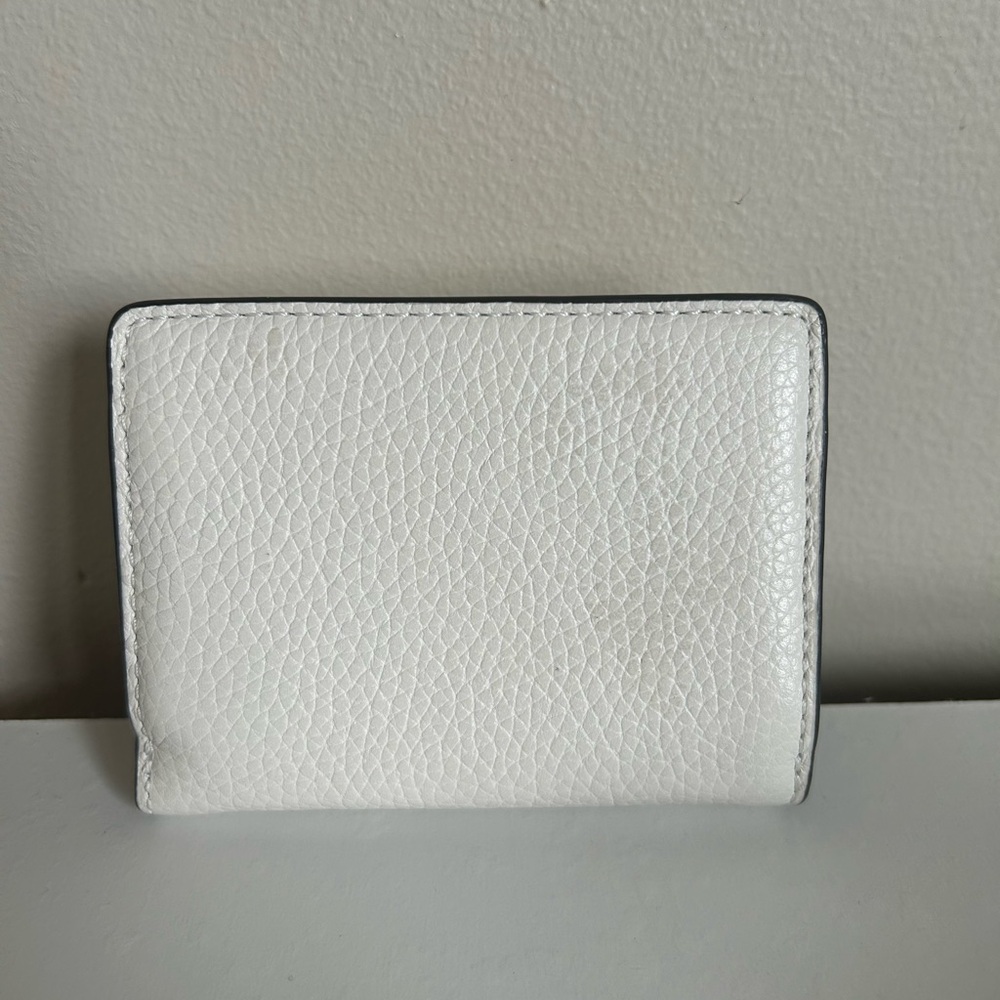 Michael Kors White Wallet - Picture 2 of 5